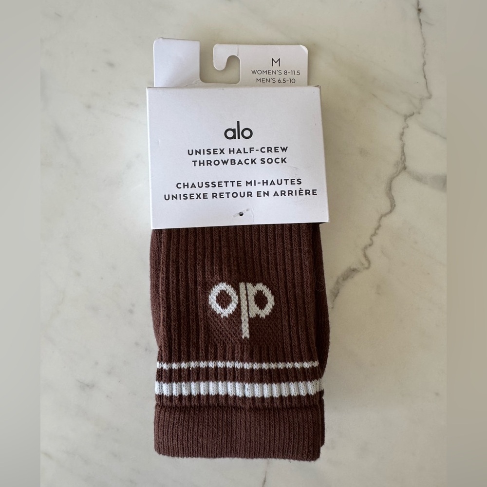 ALO Yoga Unisex Half-Crew Throwback Socks - Brownstone